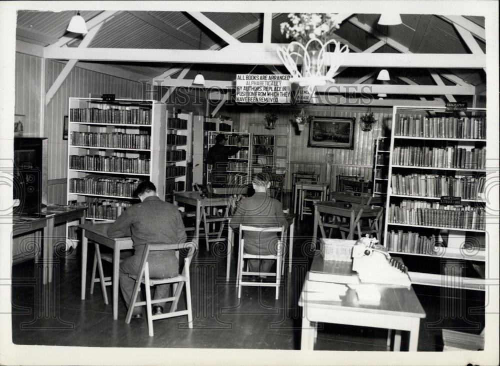 Press Photo large library at Borestal Prison - Historic Images