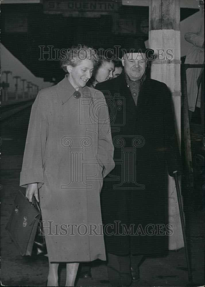 1953 Press Photo Mr Maurice Thorez &amp; Jeannette Vermeersch arrive in Paris - Historic Images