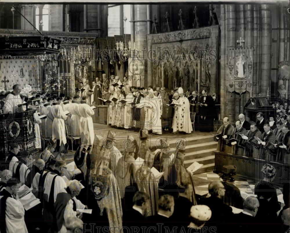 1965 Press Photo Queen attends Westminster Abby inaugeral service - Historic Images