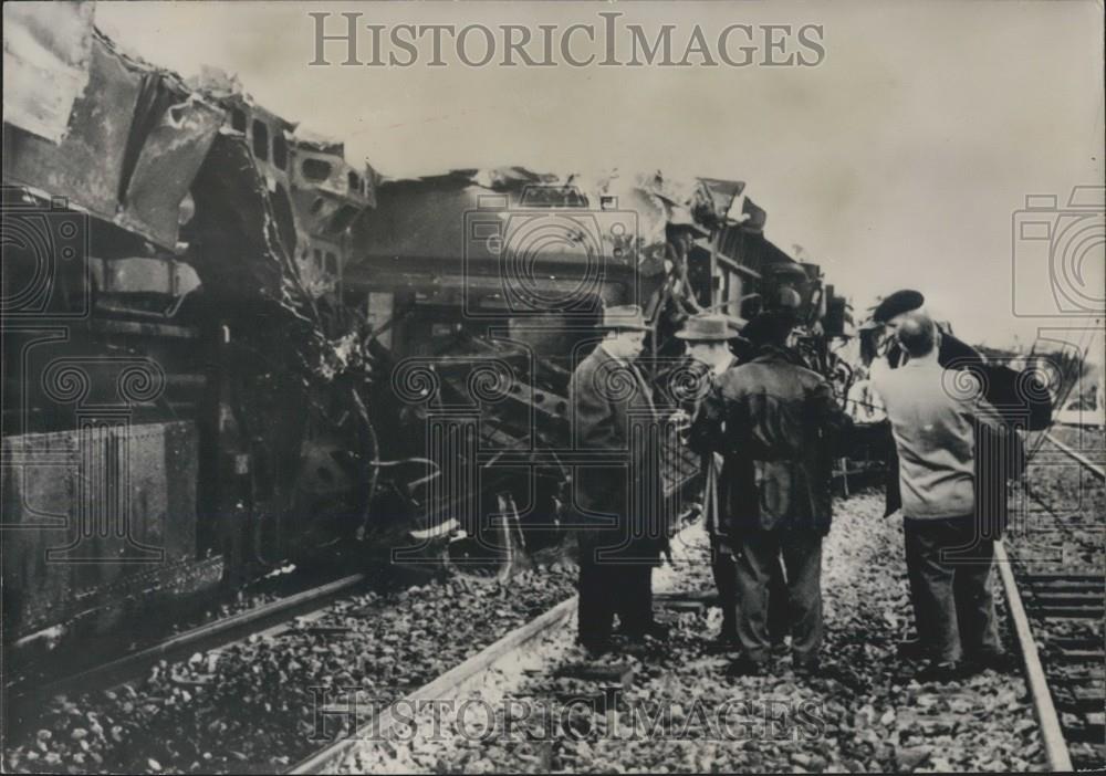 1959 Press Photo Bordeaux-Riviera Train Crash. - Historic Images