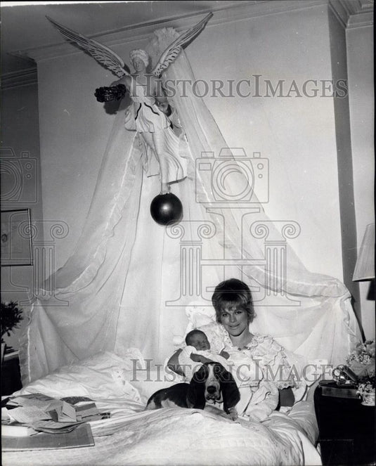 1963 Press Photo Lady Antonia Fraser and new baby - Historic Images
