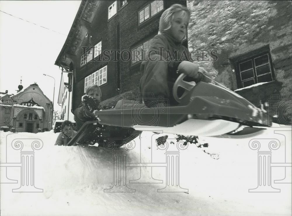 1989 Press Photo Winter-time began early in Switzerland - Historic Images