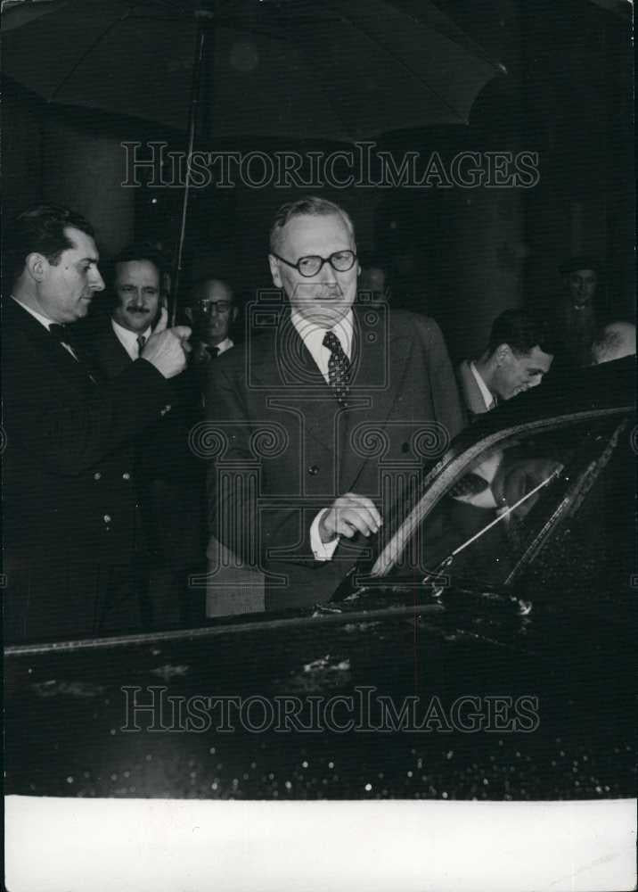 1956 Press Photo French defense minister Pleven to see President COty - Historic Images