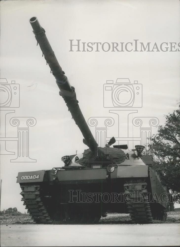 Press Photo Britain&#39;s New Super Tank: The Chieftain, the World&#39;s most powerful - Historic Images