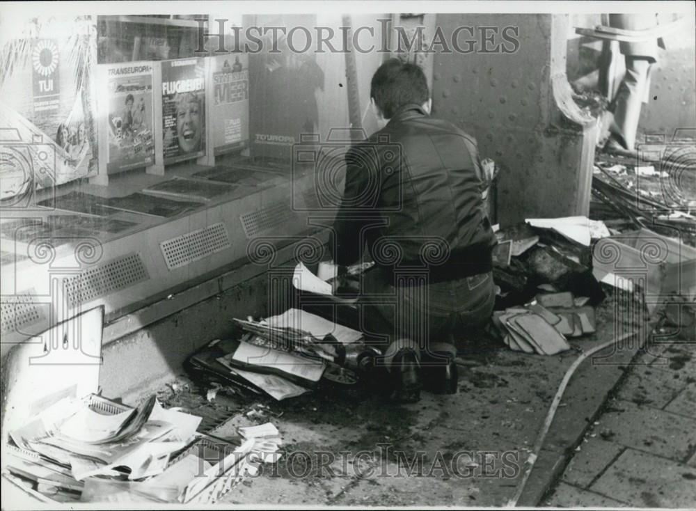 1979 Press Photo Perpetrators Laid Fire in the Office of the Soviet Flying-enter - Historic Images