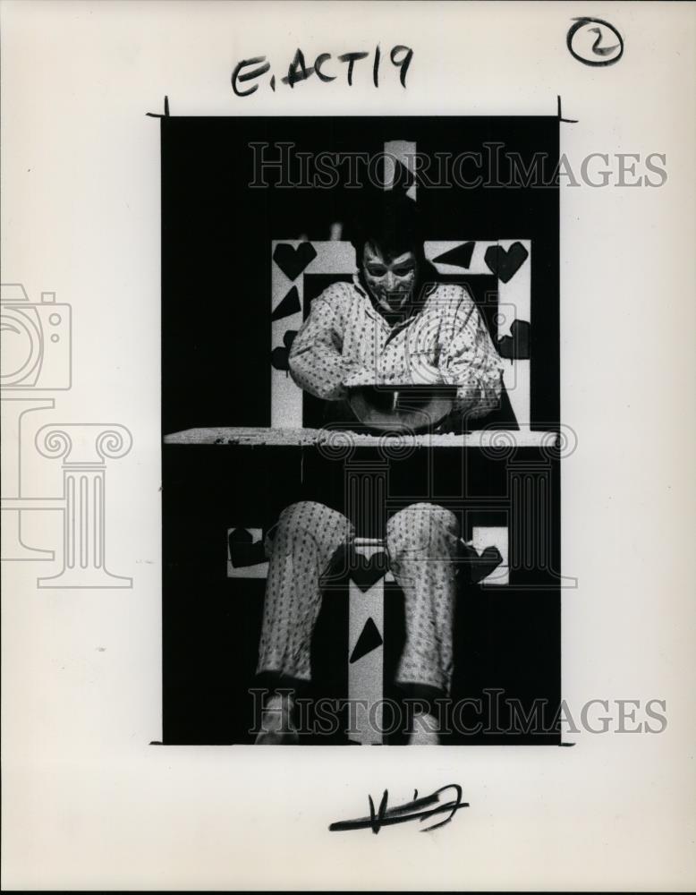 1991 Press Photo Bill Davis in &quot;Night NIght May&quot; - cvp27066 - Historic Images