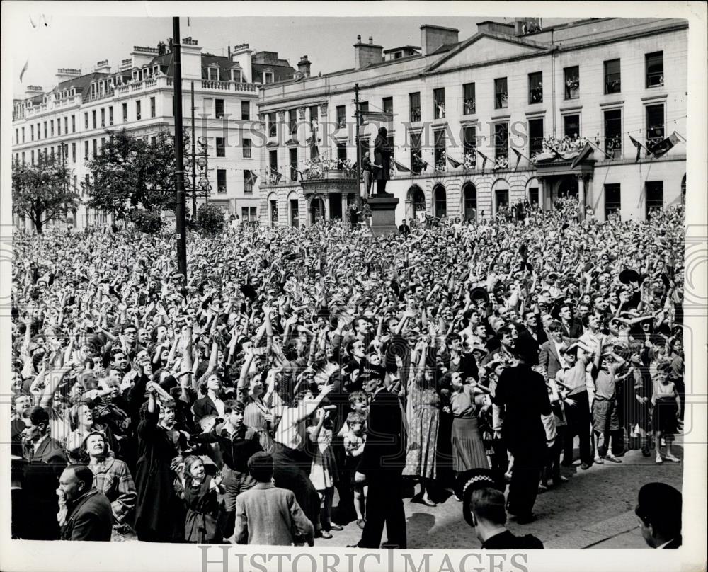 1953 Press Photo Third Day Of State Visit To Scotland Crowds - Historic Images