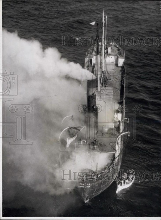 1958 Press Photo Costa Rocan Coaster "Concha" on fire - Historic Images