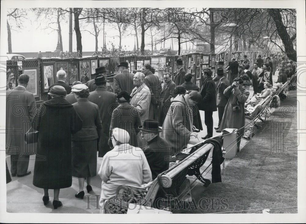 1956 Press Photo Embankment Gardens Open Air Art Display Kyoto Exhibit - Historic Images