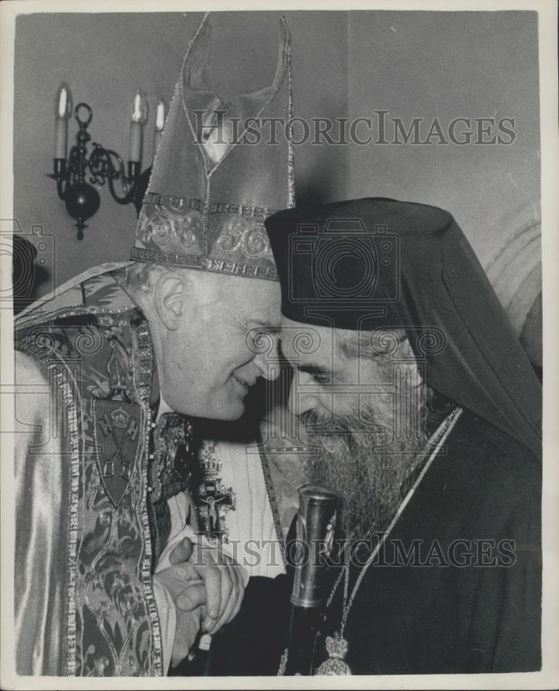 1961 Press Photo The Archbishop of Canterbury Dr. Ramsey Gives Special Welcome - Historic Images