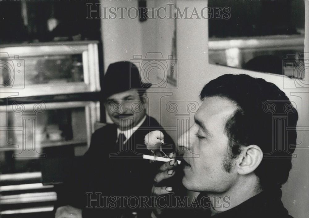 Press Photo George and his canary - Historic Images