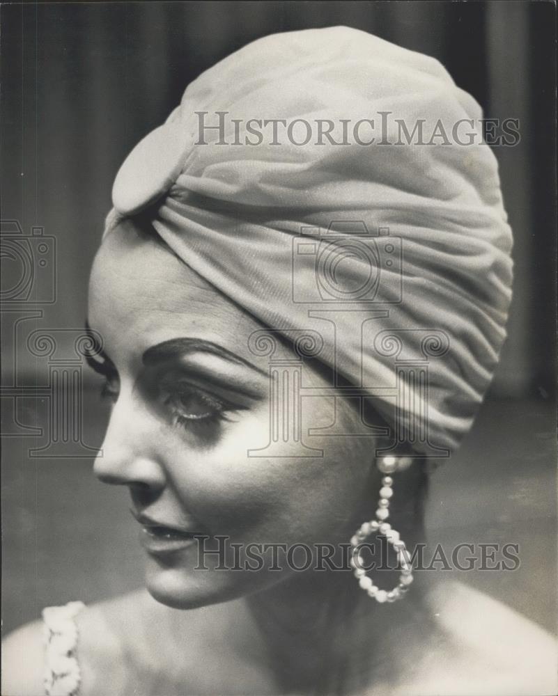 Press Photo Kleinert&#39;s 1967 Range of Fashion Swim Caps - Historic Images