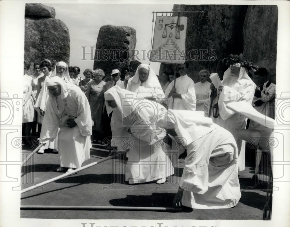1961 Press Photo Ancient Druid Order celebrated the summer solstice - Historic Images