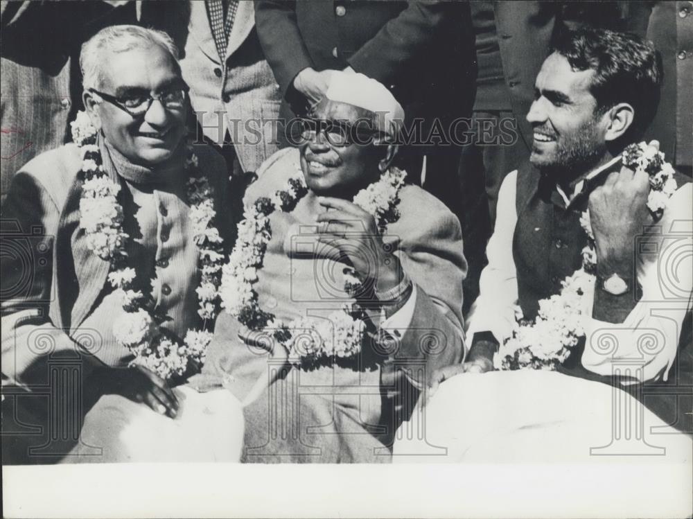 1977 Press Photo Jagjiwan Ram,Krishan Kant, left, and Mr Chandra Sekhar, - Historic Images