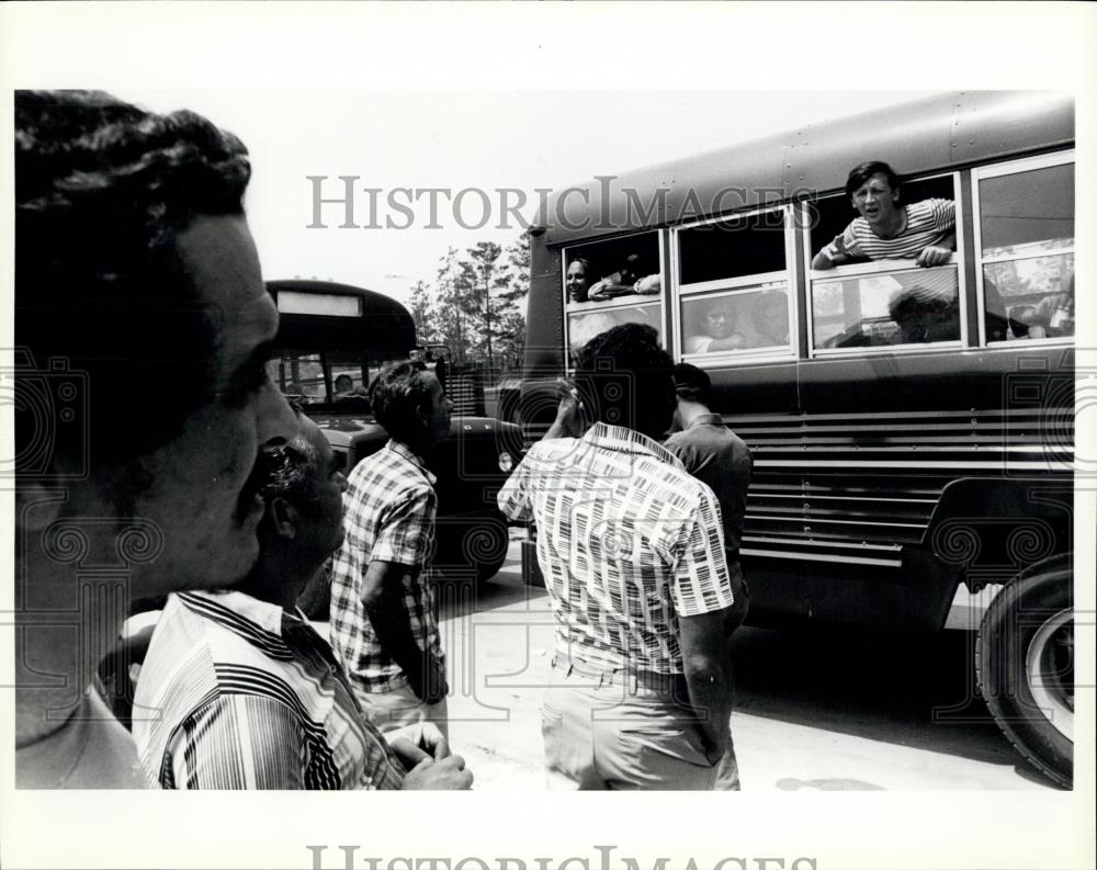 Press Photo Newly arriving Cuban refugees in Florida - Historic Images