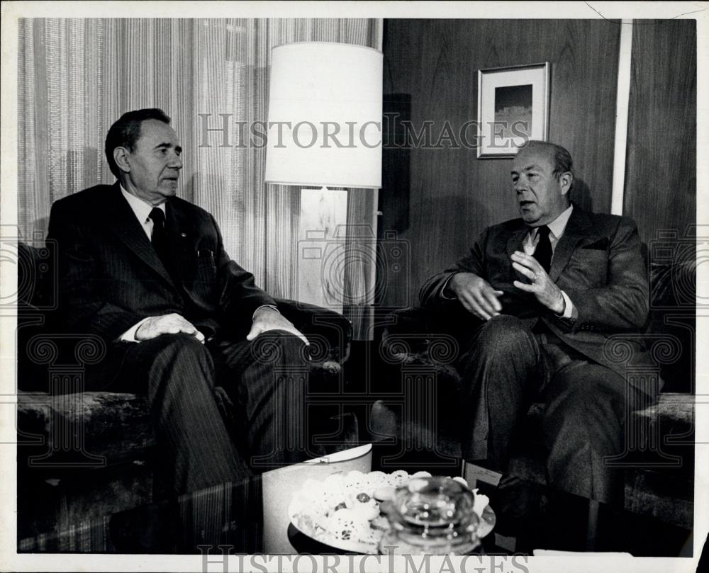 1982 Press Photo Mr Schultz &Mr. Andrei Gromyko at the UN - Historic Images