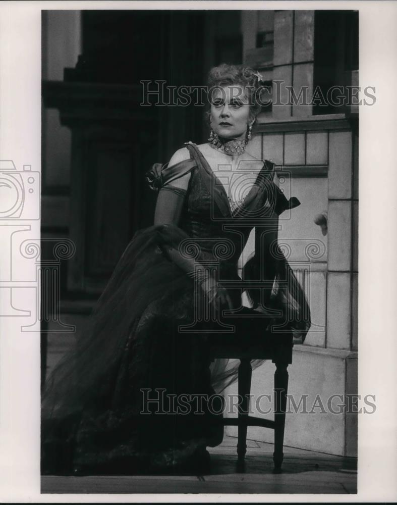 1995 Press Photo Elizabeth Holleque Soprano in Vanessa Washington Dallas Opera - Historic Images