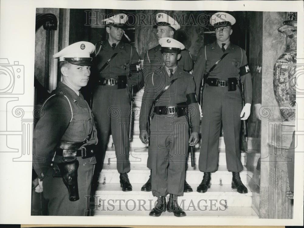 1953 Press Photo William Oatis Associated Press Correspondent Released Czechs - Historic Images