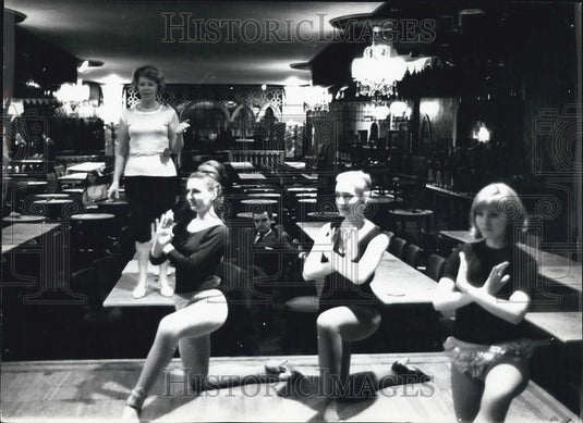 Press Photo Dancers - Historic Images