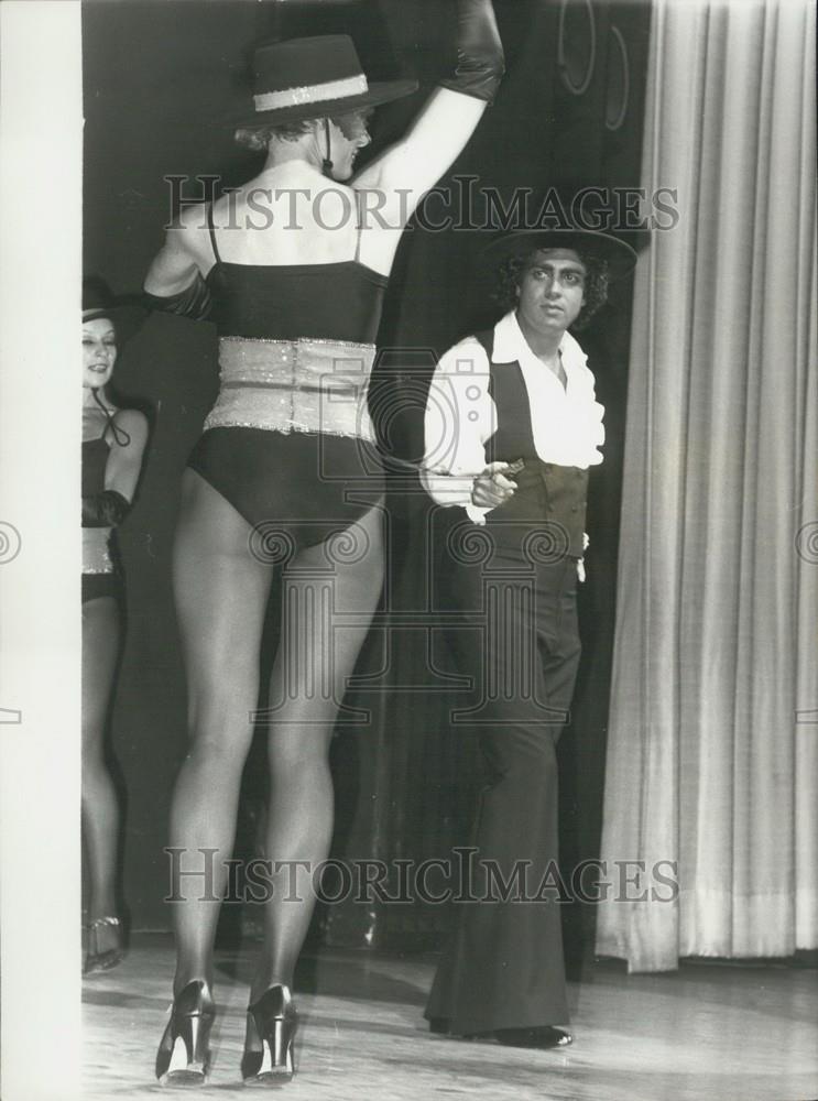 1977 Press Photo Enrico Macios at the Olympia in Paris - Historic Images