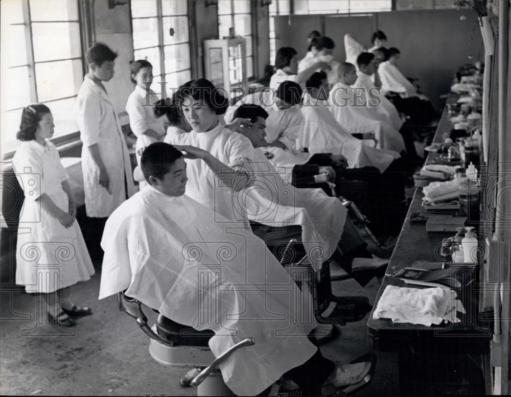 Press Photo Tokyo Barbers School,class practice - Historic Images