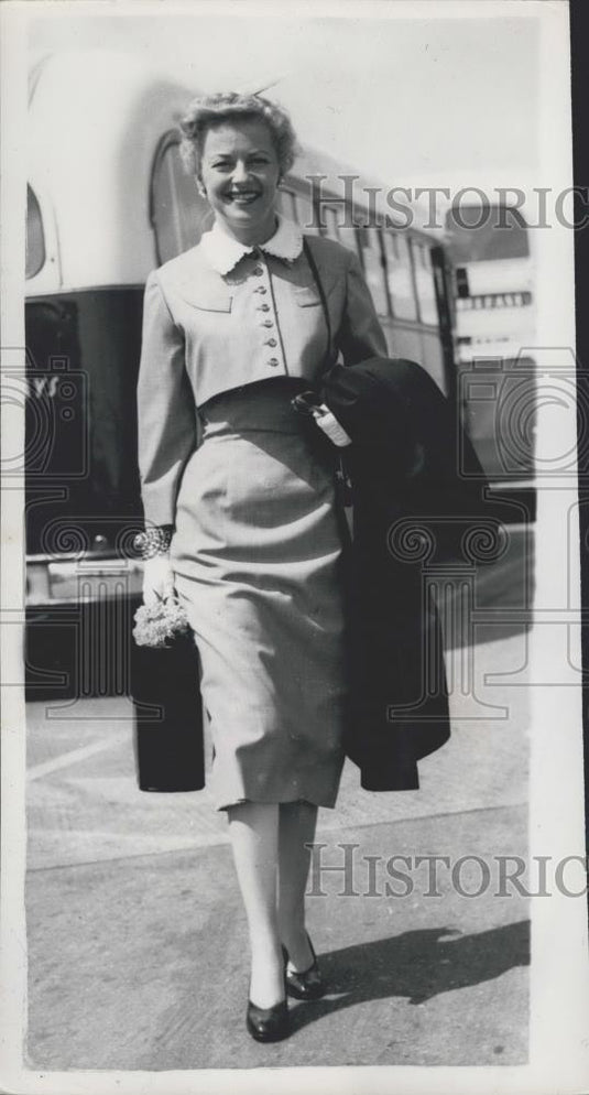1954 Press Photo Betty Furness, America's No. 1 television "barker" - Historic Images