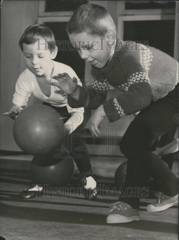 1963 Press Photo Children's Sports in Germany. - Historic Images