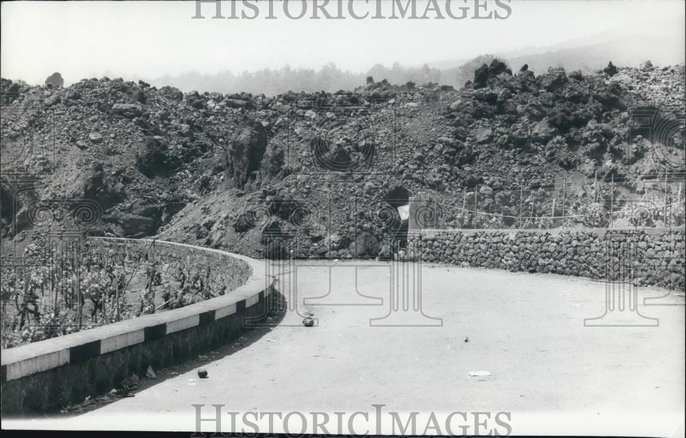 1971 Press Photo Mt. Etna - Historic Images