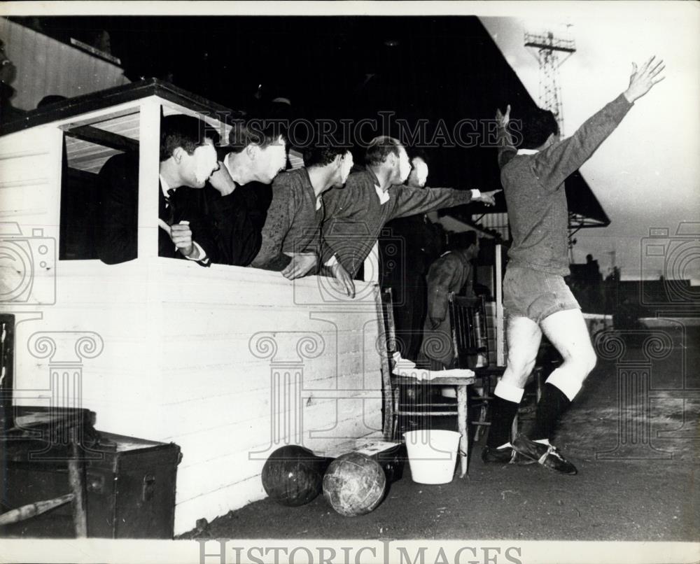 1965 Press Photo Chelmsford Prison football team win a Cup Final - Historic Images