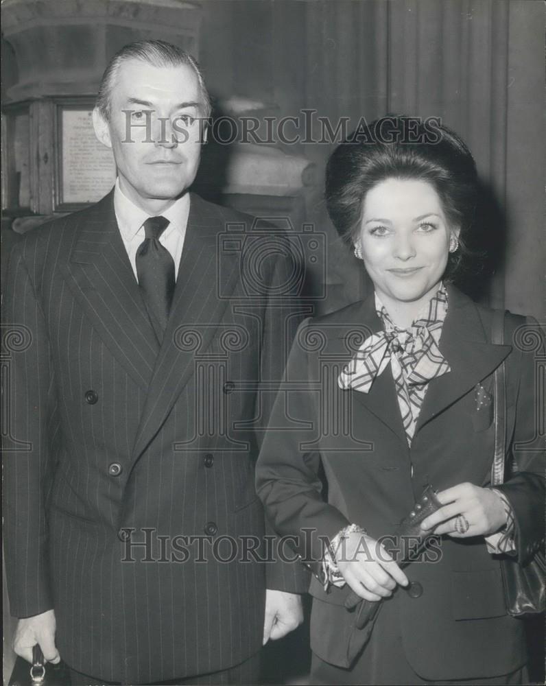 1976 Press Photo Geoffrey Russell, Elisabeth, House of Lords - Historic Images