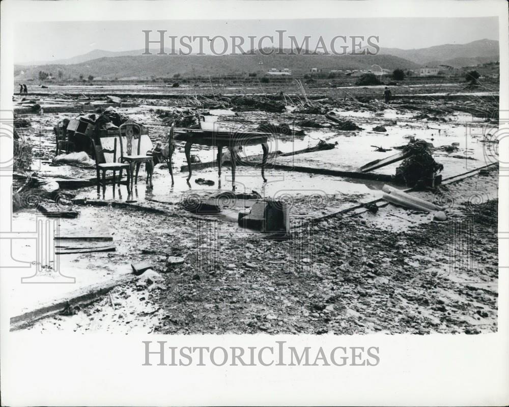 1962 Press Photo Northern Mediterranean coast of Spain near Barcelona 100's Kill - Historic Images