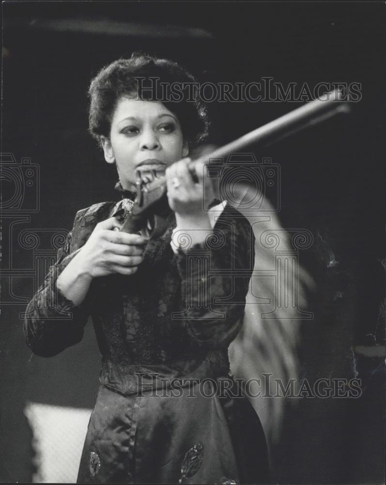 Press Photo Nina baden Semper Stars In New Stage Show "The Bully" In London - Historic Images