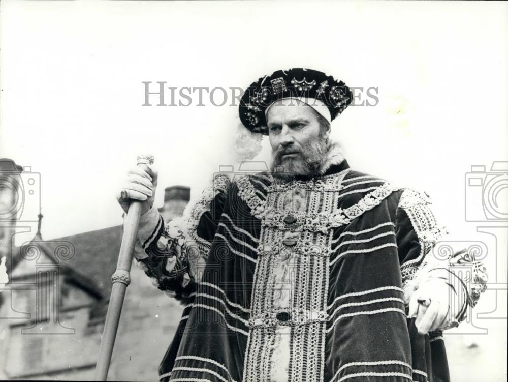 1976 Press Photo Actor Charlton Heston &quot;The Prince and the Pauper&#39; - Historic Images