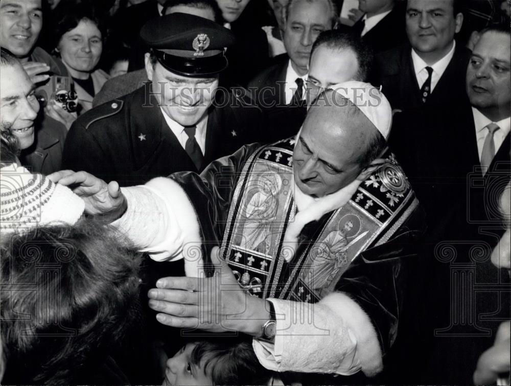 1963 Press Photo Pope Paul VI Visiting Borgata Di Pietralata In Rome - Historic Images
