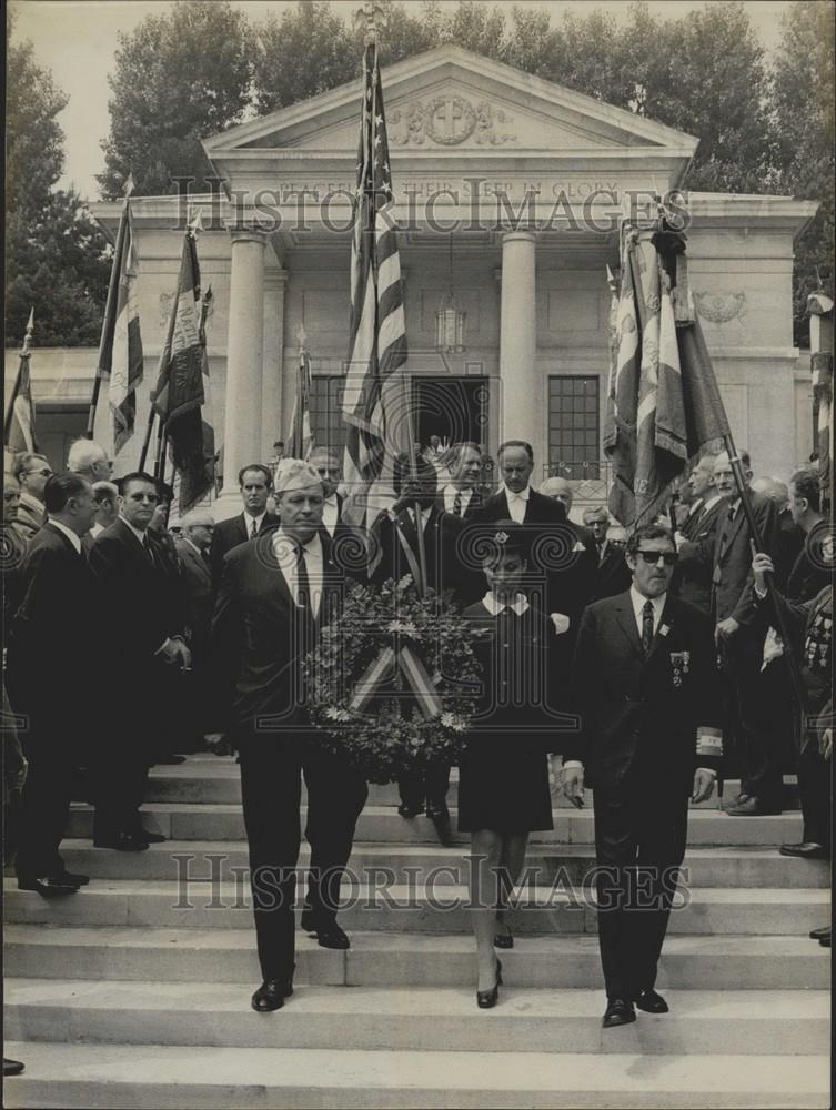 1970 Press Photo Ceremony for the Kelly Memorial - Historic Images