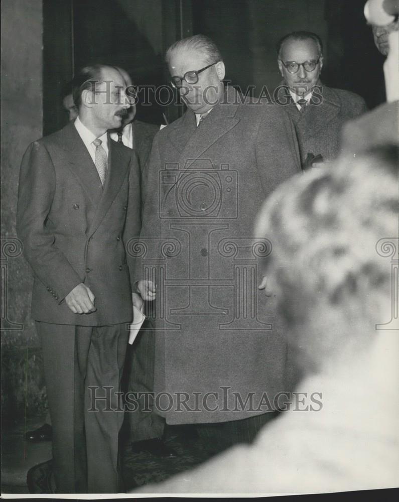 1954 Press Photo Gronchi at the Presidential Palace in Rome - Historic Images