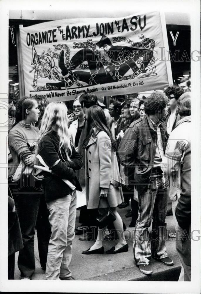 1970 Press Photo New York Demonstration Against Invention Of Cambodia - Historic Images