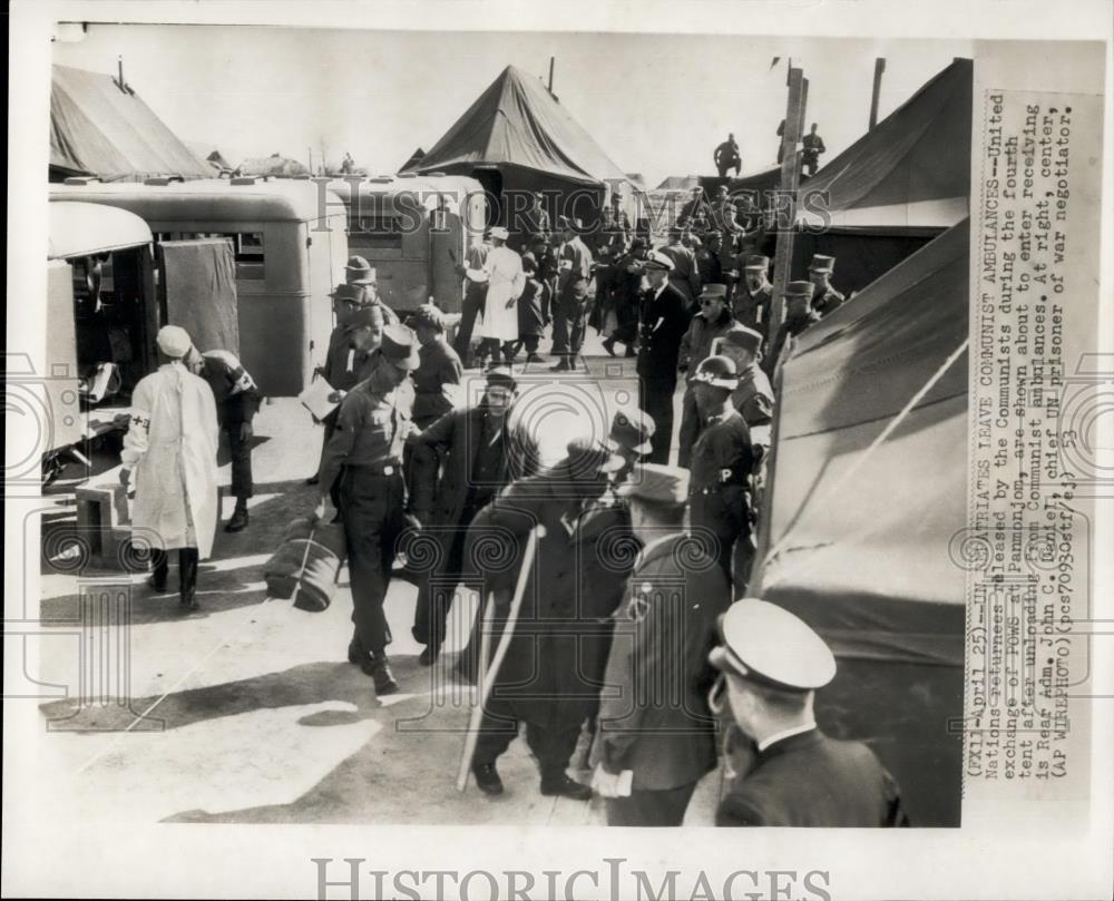 1953 Press Photo UN Repatriates Leave Communist Ambulances - Historic Images