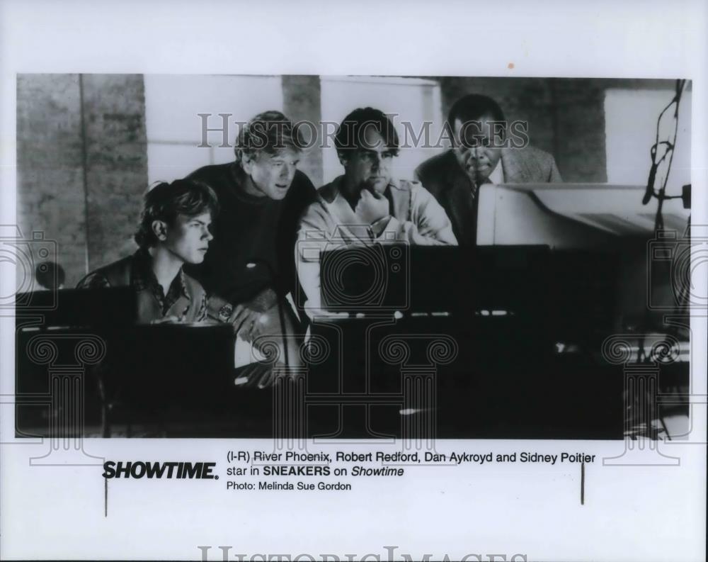 1994 Press Photo River Phoenix Robert Redford Dan Aykroyd and Sidney Poitier - Historic Images