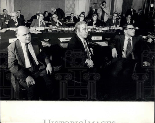 1974 Press Photo Members of the National Union of Mineworkers delegation - Historic Images