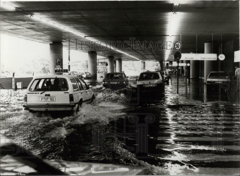 Press Photo Worst Rain Showers In More Than 100 Years - Historic Images