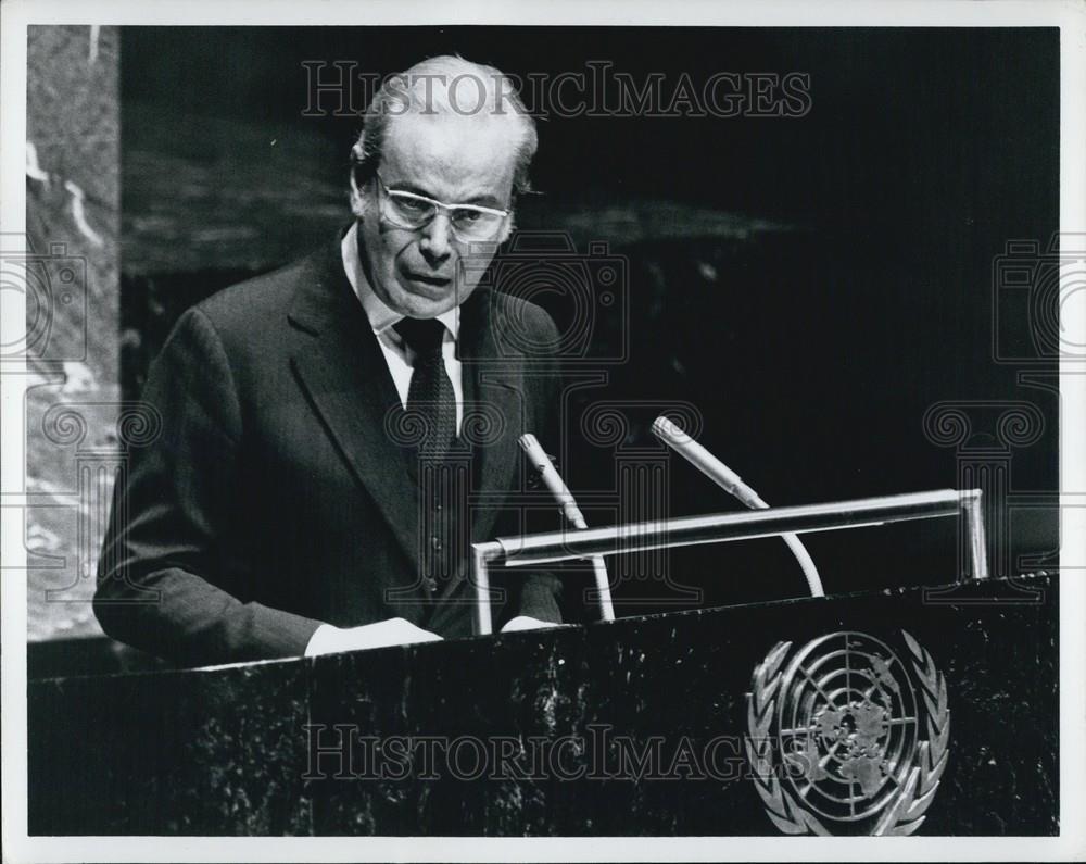 Press Photo A Man Addresses The United Nations - Historic Images