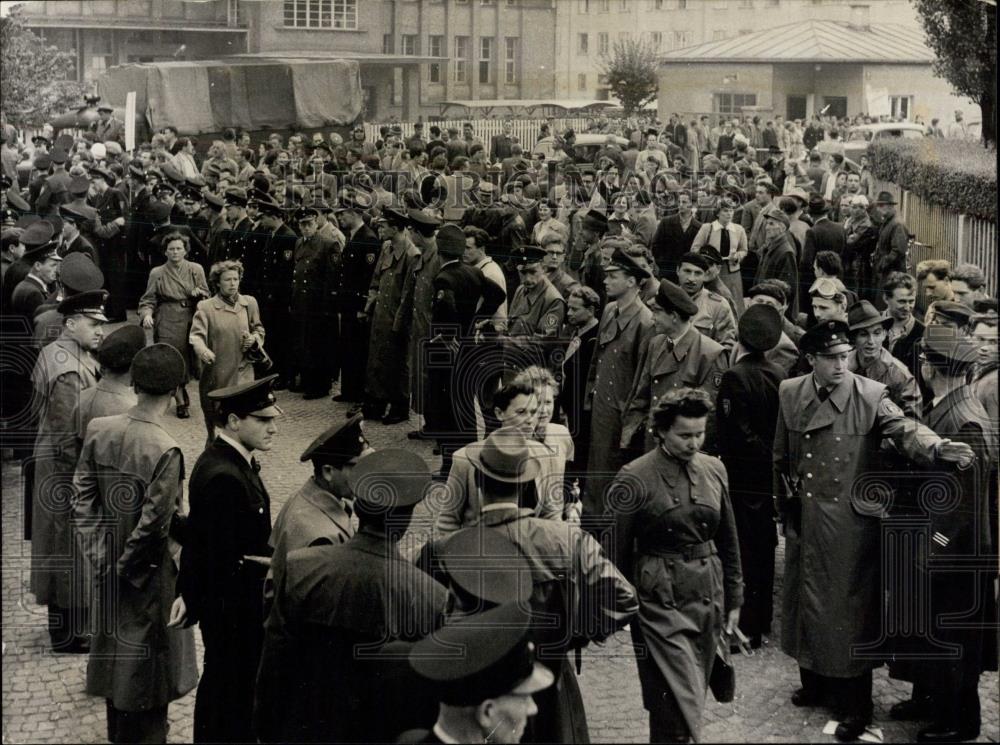 1954 Press Photo Strike of the steel-workers in Germany - Historic Images