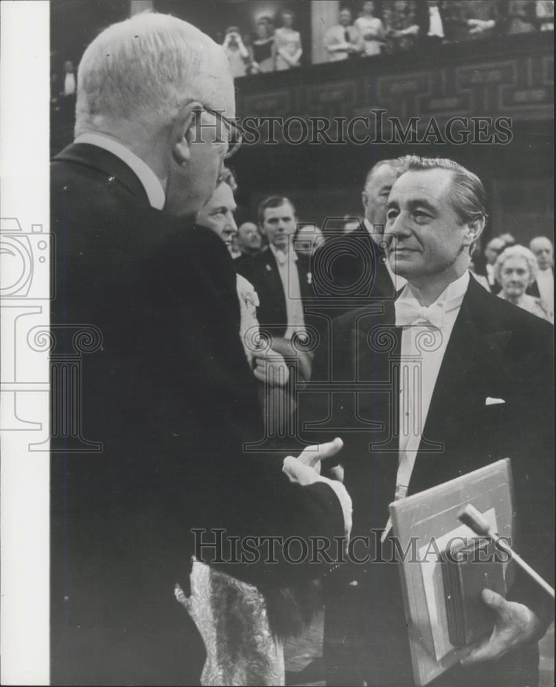 1967 Press Photo King Gustav Adolf of Sweden Awarded Nobel Peace Prize - Historic Images