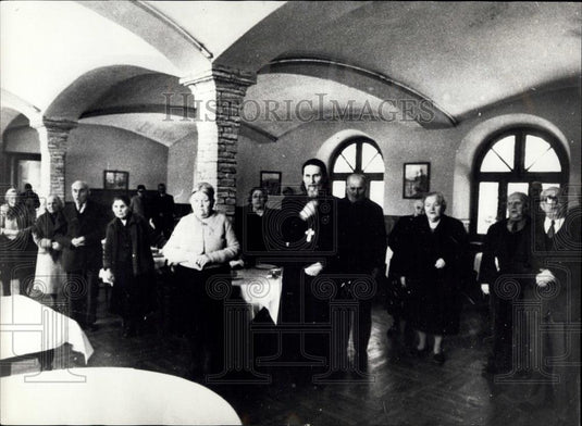 1970 Press Photo Czarist Refugees' Community, Luserna (near Turin), Italy - Historic Images