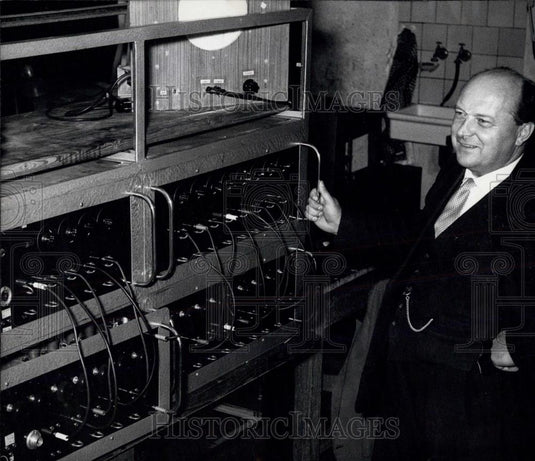 1957 Press Photo Device Producing Synthetic Speech Developed - Historic Images