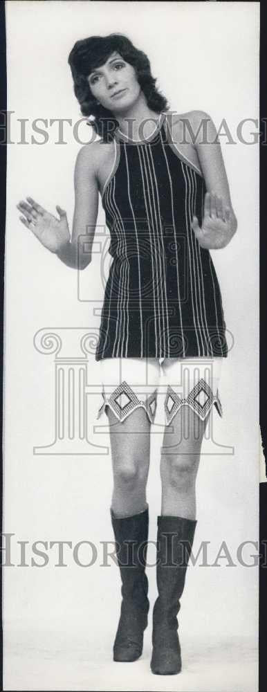 1970 Press Photo Model in fashions from Saint Tropez designer - Historic Images