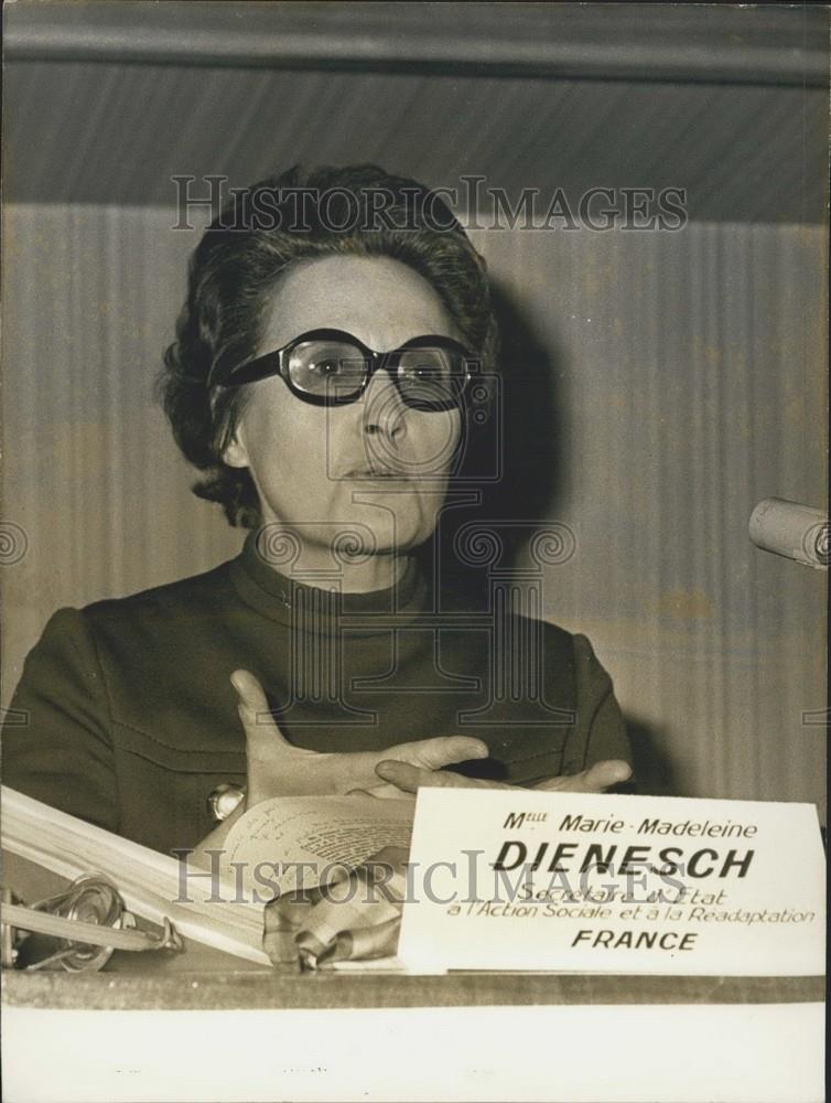 1972 Press Photo Marie-Madeleine Dienesch Gives Speech - Historic Images