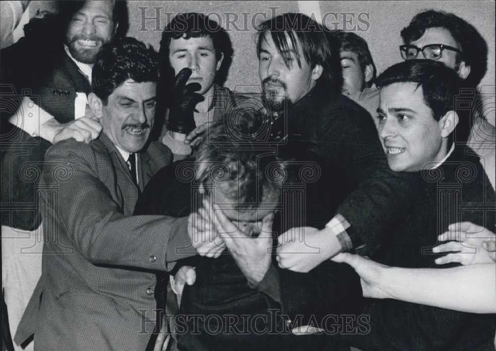 1968 Press Photo Violent protestors at a conference in Greece - Historic Images