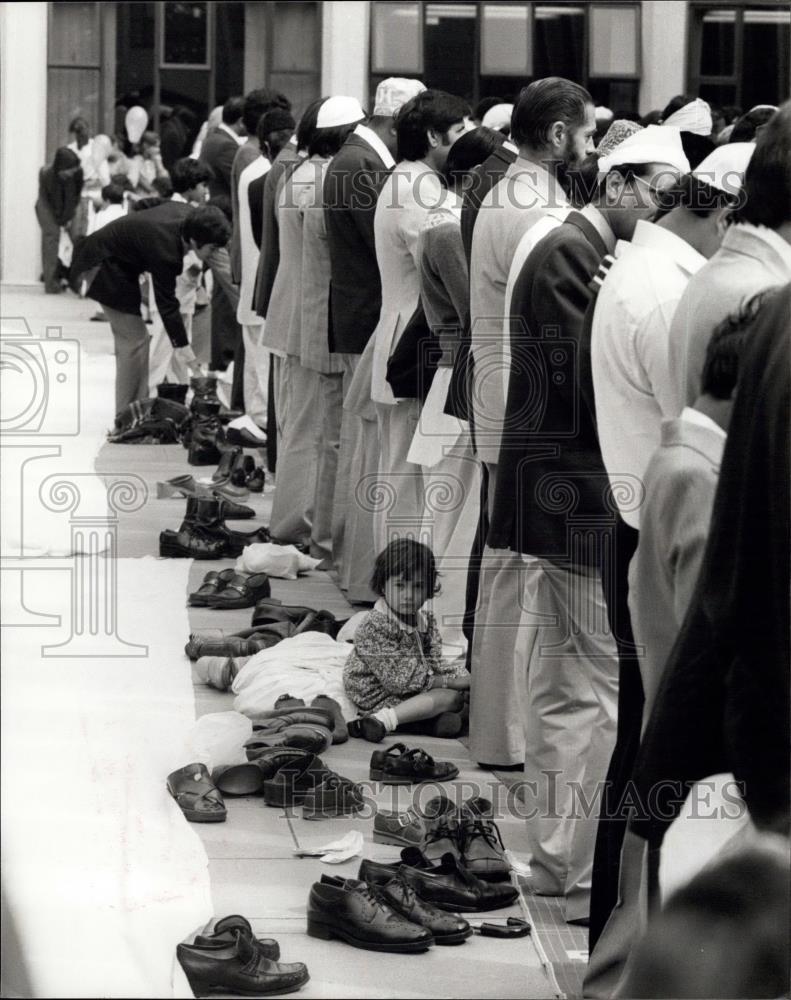 1979 Press Photo Moslems celebrates the end of Ramadan at the Central Mosque - Historic Images